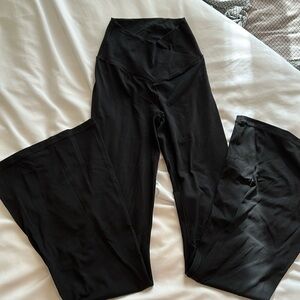 AERIE Black Crossover Flare Leggings. Size Small.